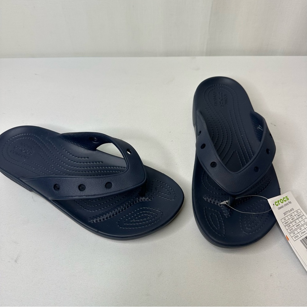 Crocs 🧶 Classic Navy Flip Flops Sz W11  M9